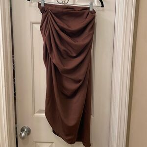 Prettylittle thing chocolate brown ruched skirt with side slit size US 4